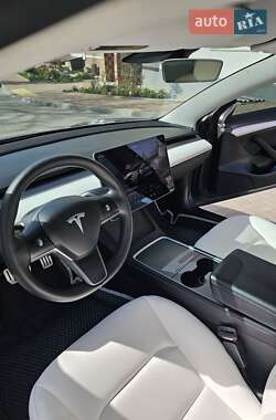 Седан Tesla Model 3 2022 в 