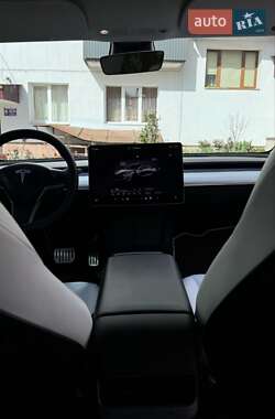 Седан Tesla Model 3 2022 в 
