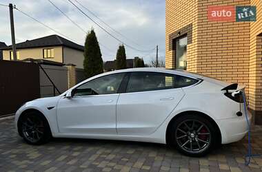 Седан Tesla Model 3 2020 в 