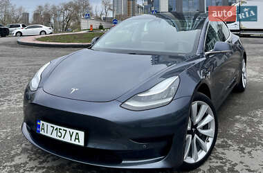 Седан Tesla Model 3 2019 в 