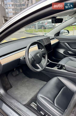 Седан Tesla Model 3 2019 в 
