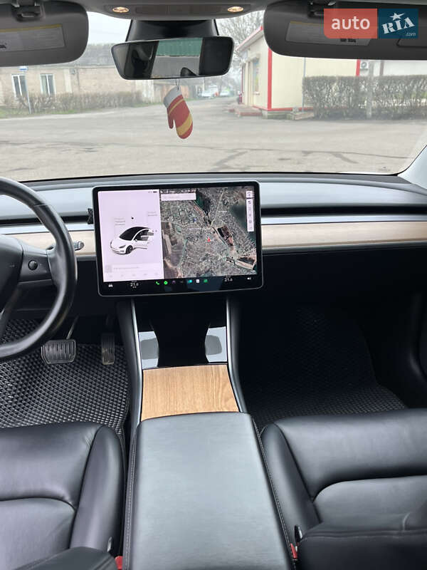 Седан Tesla Model 3 2018 в Хмельницькому