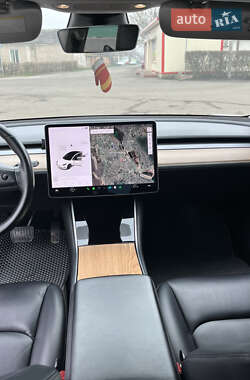 Седан Tesla Model 3 2018 в 