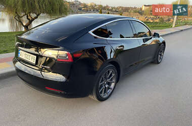 Седан Tesla Model 3 2019 в 