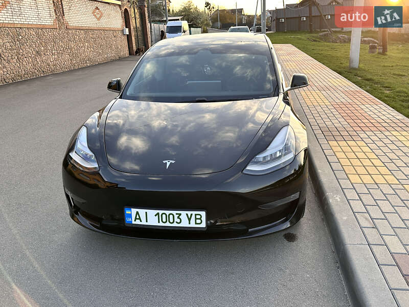 Седан Tesla Model 3 2019 в Білій Церкві