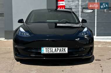 Седан Tesla Model 3 2023 в 