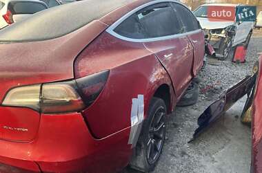 Седан Tesla Model 3 2020 в 