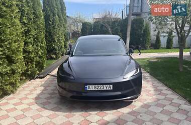 Седан Tesla Model 3 2024 в 