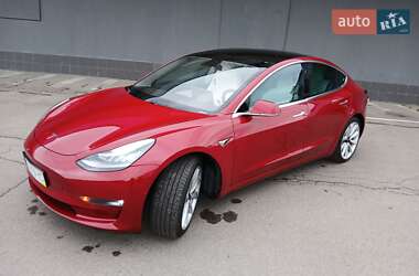 Седан Tesla Model 3 2019 в Львові