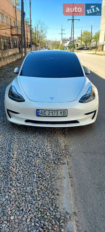 Седан Tesla Model 3 2022 в Днепре