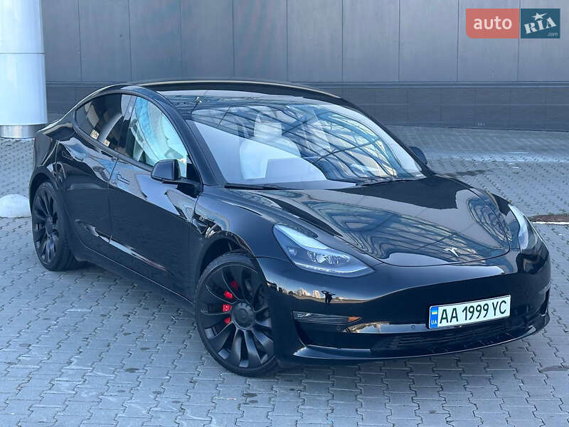 Седан Tesla Model 3 2022 в Киеве