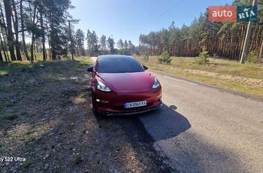 Седан Tesla Model 3 2022 в 