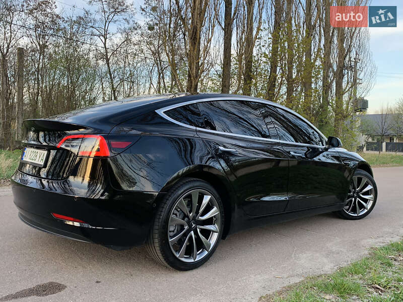 Седан Tesla Model 3 2019 в Ірпені