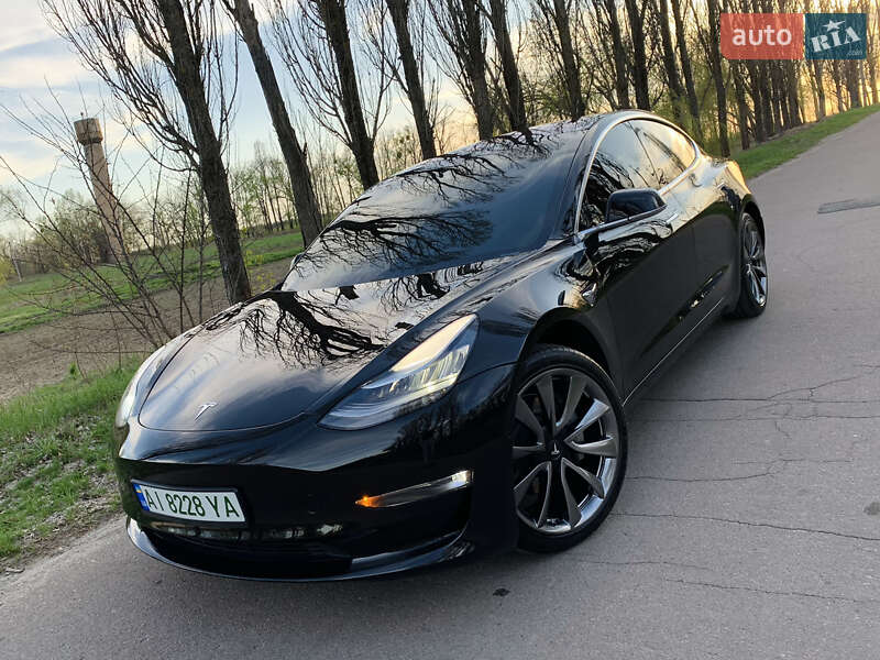 Седан Tesla Model 3 2019 в Ірпені