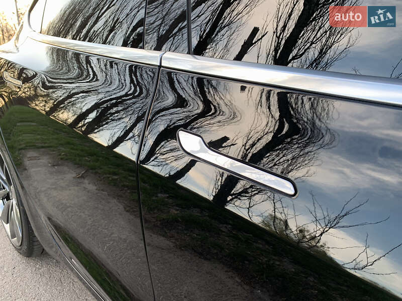 Седан Tesla Model 3 2019 в Ірпені