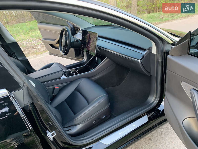 Седан Tesla Model 3 2019 в Ірпені