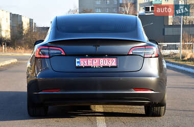 Седан Tesla Model 3 2018 в 