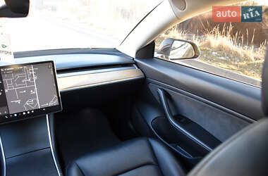 Седан Tesla Model 3 2018 в 