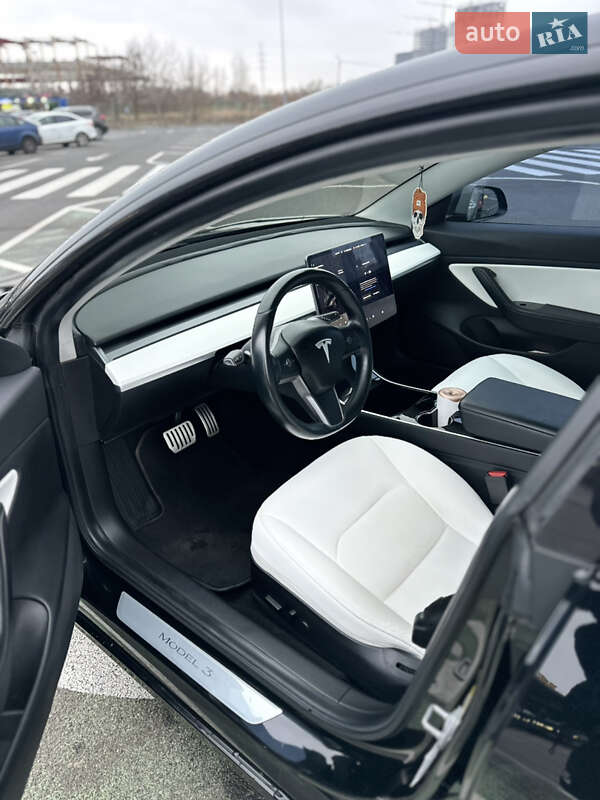 Седан Tesla Model 3 2019 в Киеве фото 5 Седан Tesla Model 3 2019 в Киеве
