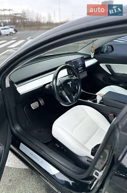 Седан Tesla Model 3 2019 в 