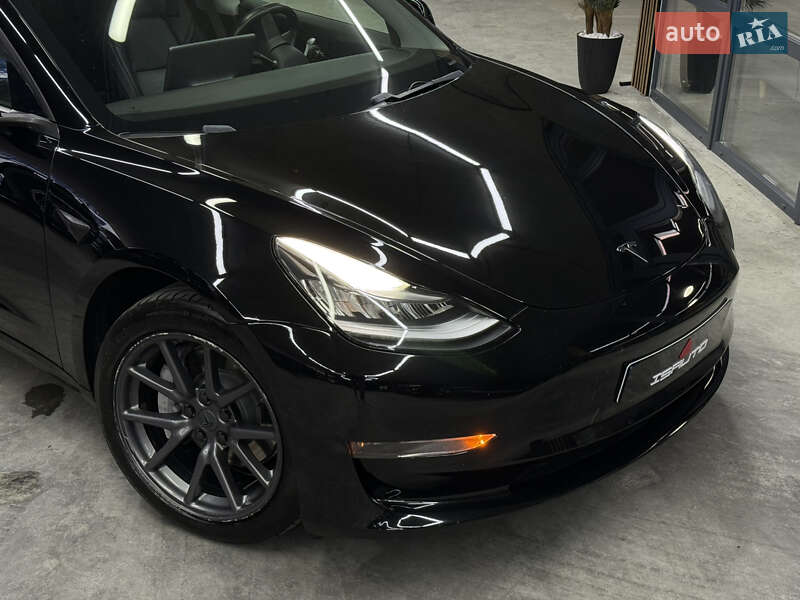 Седан Tesla Model 3 2018 в Одессе