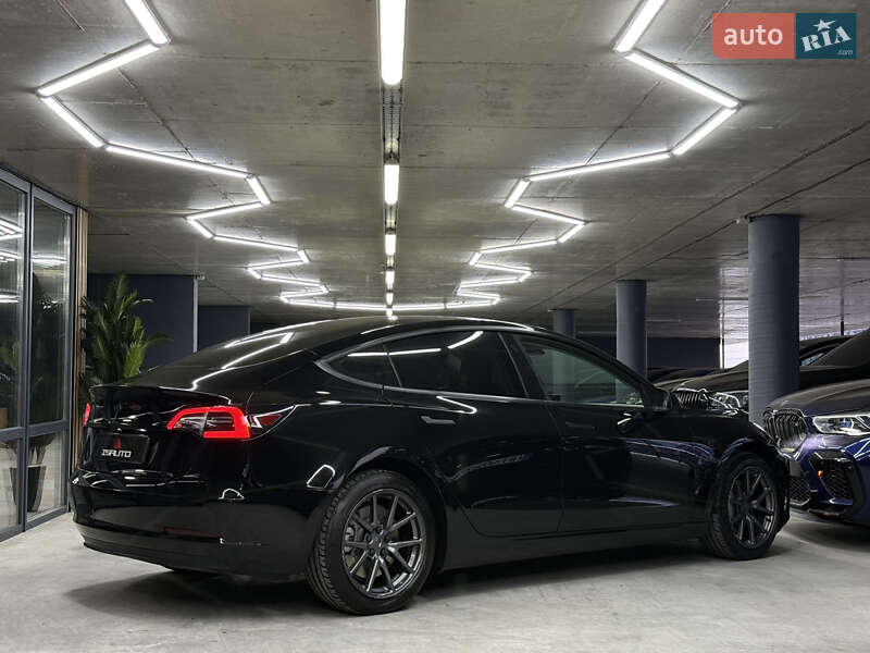 Седан Tesla Model 3 2018 в Одессе