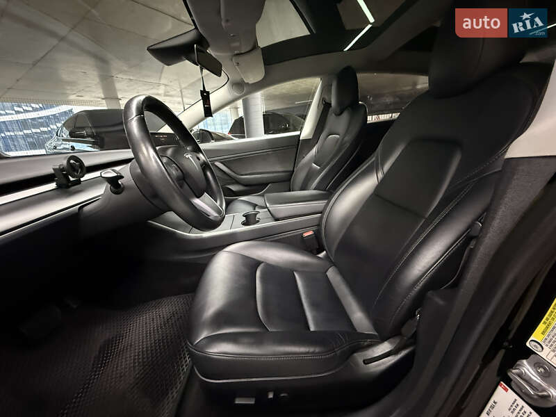 Седан Tesla Model 3 2018 в Одессе