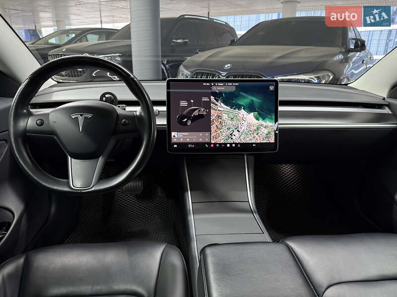 Седан Tesla Model 3 2018 в Одессе