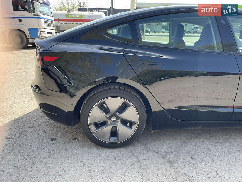 Седан Tesla Model 3 2022 в Самборі