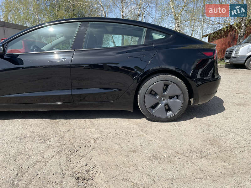 Седан Tesla Model 3 2022 в Самборі