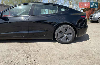 Седан Tesla Model 3 2022 в 