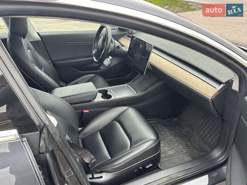 Седан Tesla Model 3 2018 в Києві