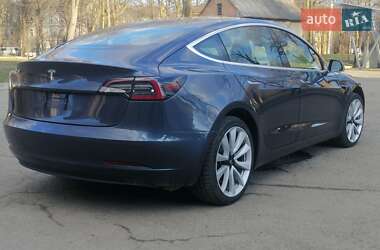 Седан Tesla Model 3 2019 в 