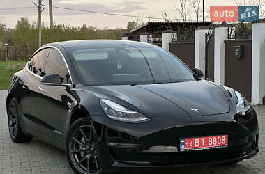Седан Tesla Model 3 2019 в 