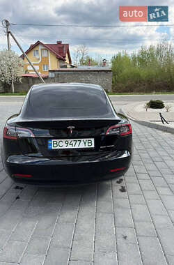 Седан Tesla Model 3 2023 в 