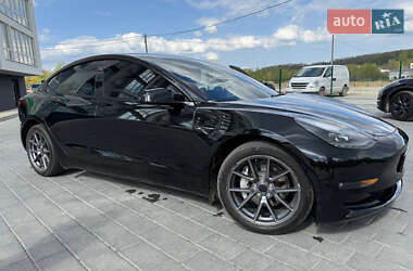 Седан Tesla Model 3 2023 в 