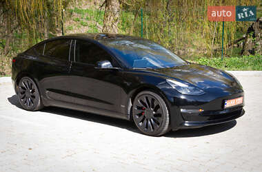 Седан Tesla Model 3 2021 в 