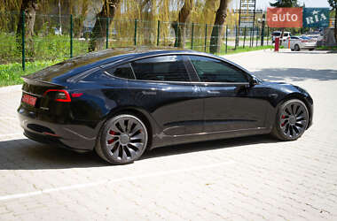 Седан Tesla Model 3 2021 в 