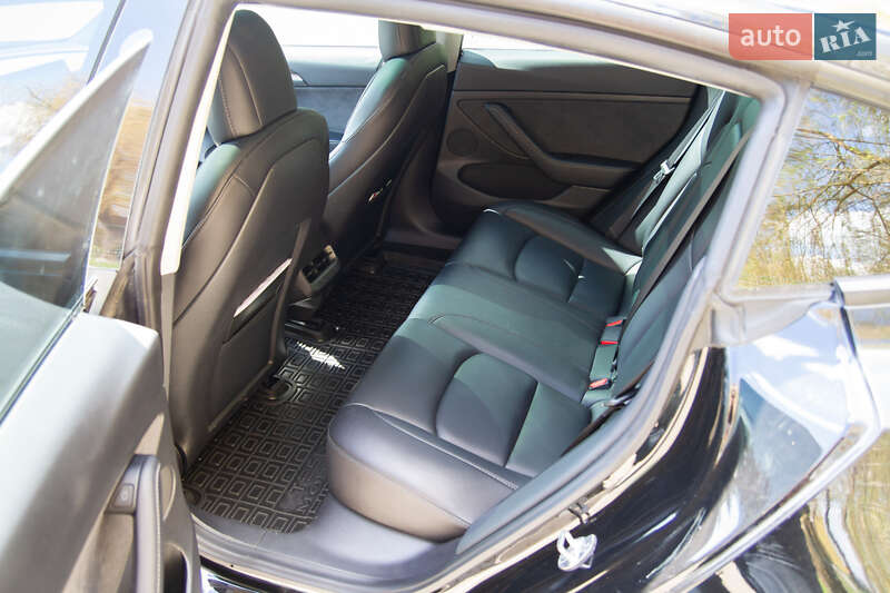 Седан Tesla Model 3 2021 в Тернополе