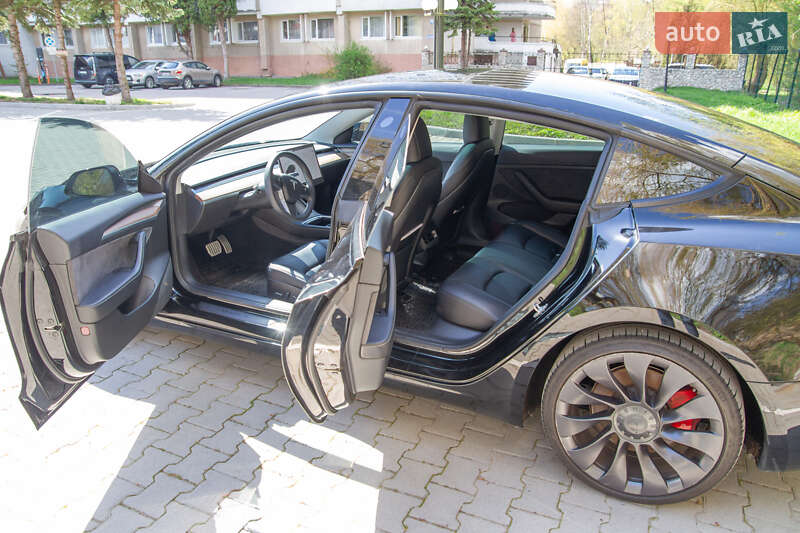 Седан Tesla Model 3 2021 в Тернополе