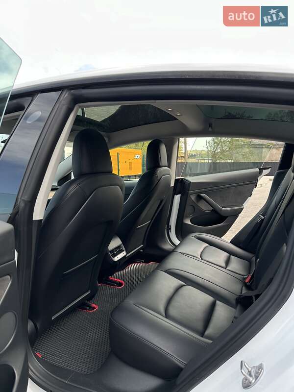 Седан Tesla Model 3 2022 в Одесі