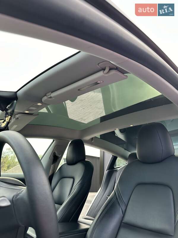Седан Tesla Model 3 2022 в Одесі