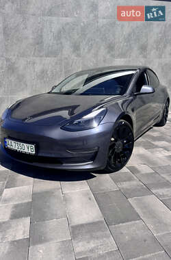 Седан Tesla Model 3 2022 в 