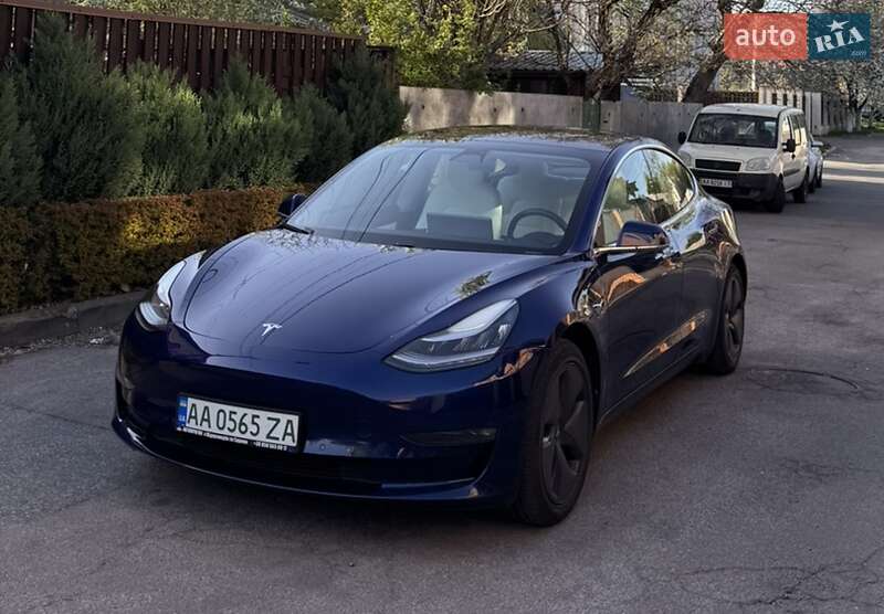 Седан Tesla Model 3 2019 в Киеве фото Седан Tesla Model 3 2019 в Киеве