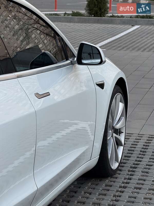 Седан Tesla Model 3 2018 в Киеве фото 7 Седан Tesla Model 3 2018 в Киеве