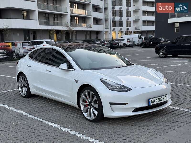 Седан Tesla Model 3 2018 в Киеве фото 5 Седан Tesla Model 3 2018 в Киеве