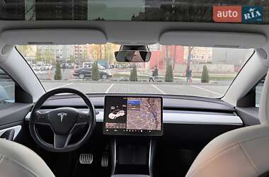 Седан Tesla Model 3 2018 в 