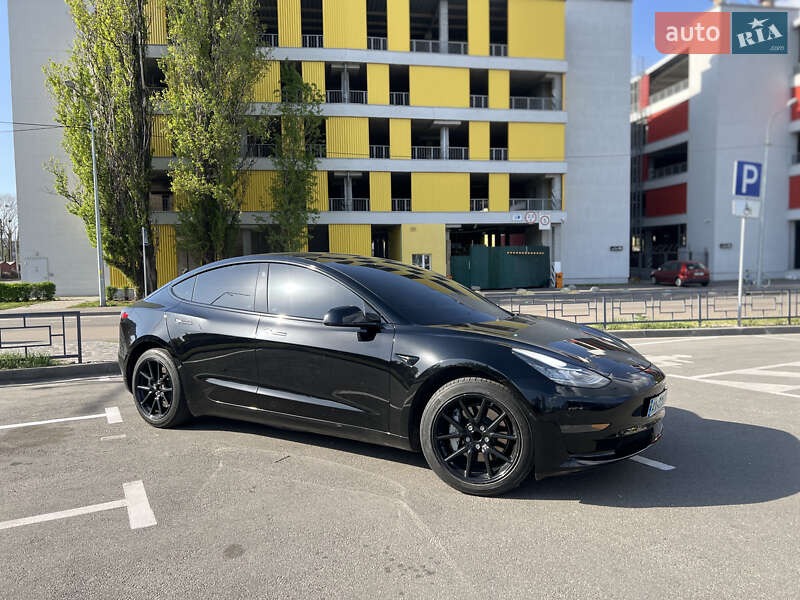 Седан Tesla Model 3 2019 в Киеве