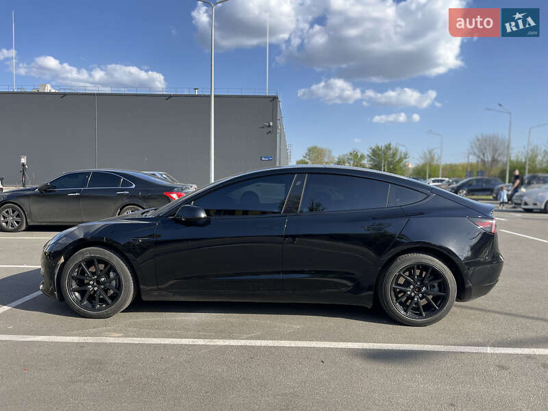 Седан Tesla Model 3 2019 в Киеве