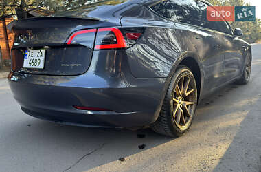 Седан Tesla Model 3 2022 в Днепре